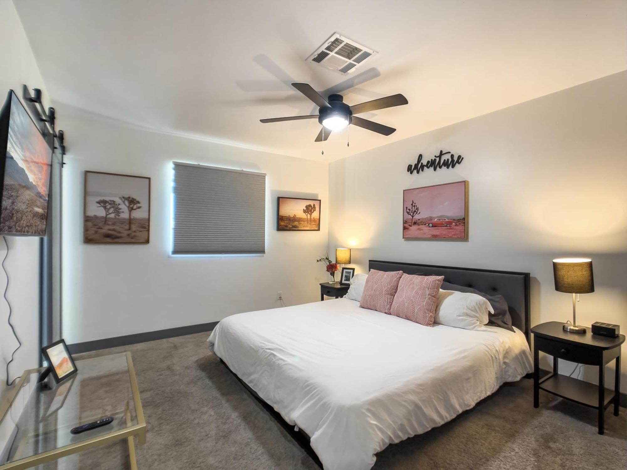 Old Town Oasis, Pool, Hot Tub & Prime Location!
