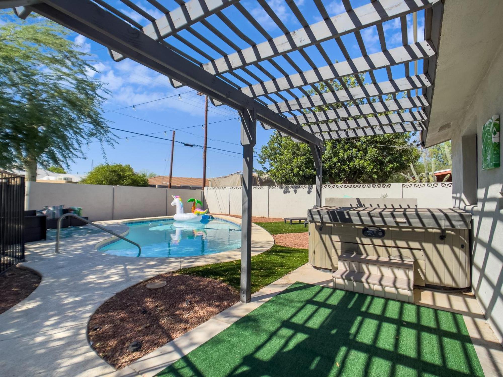 Holiday home Old Town Oasis, Pool, Hot Tub & Prime Location!
