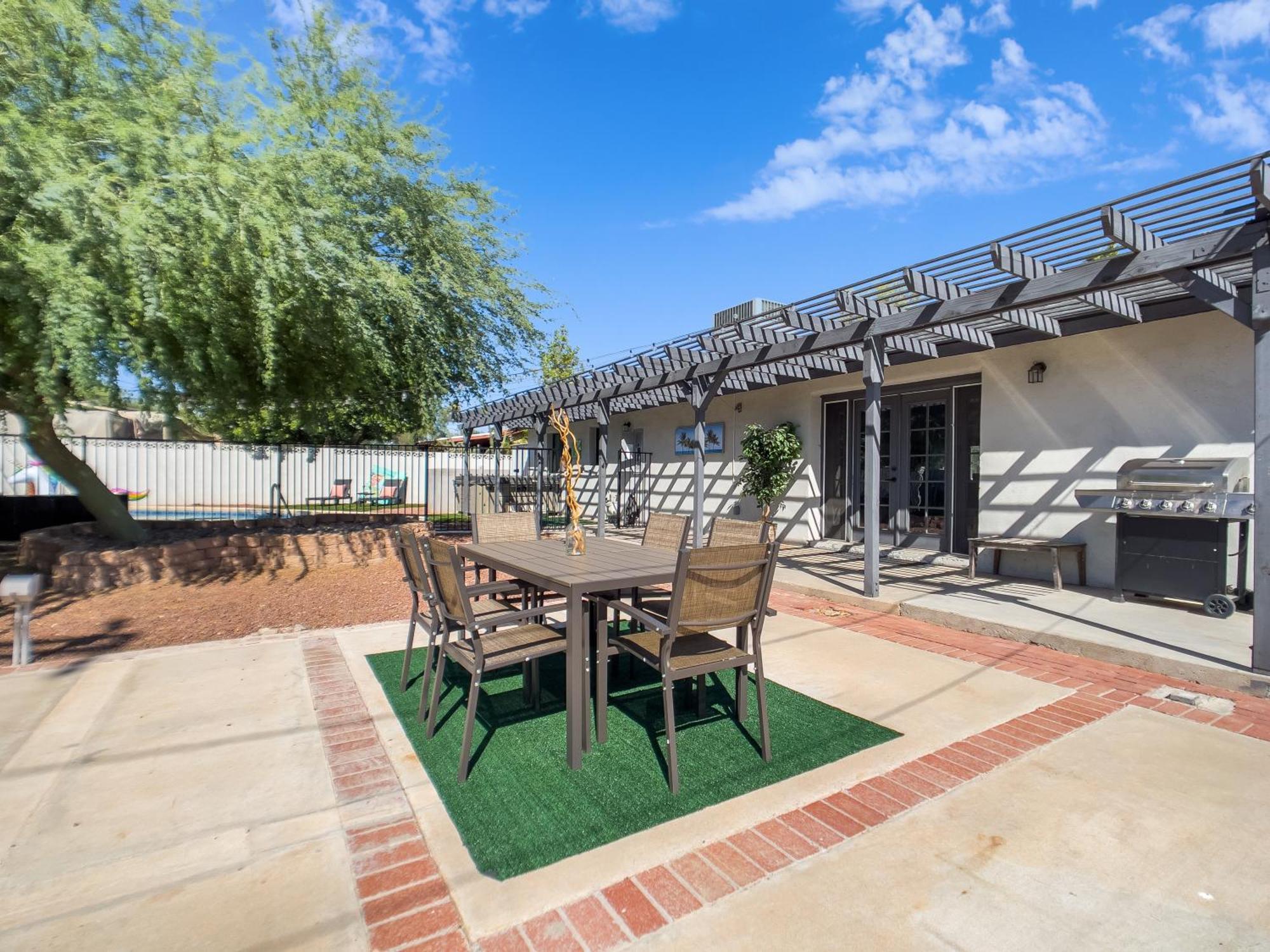 Holiday home Old Town Oasis, Pool, Hot Tub & Prime Location! *